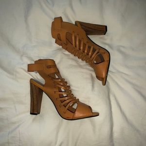 NWOT C Label Figaro Heel
